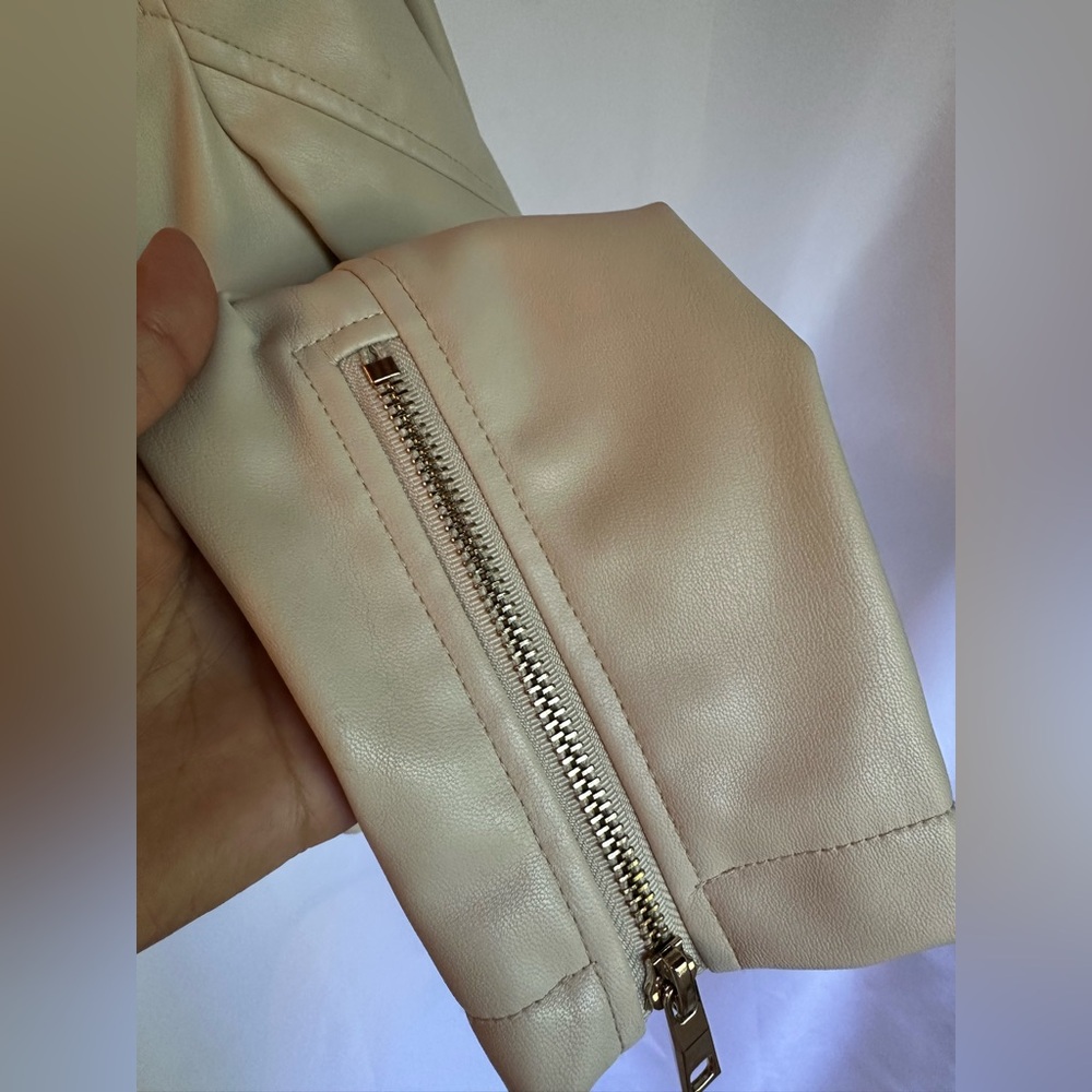 ZARA Faux Leather Moto Jacket XS Cream Beige Biker Style Zippers - Picture 11 of 12